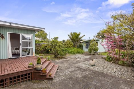 Photo of property in 26 Mazengarb Road, Paraparaumu Beach, Paraparaumu, 5032