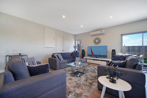 Photo of property in 11 Regis Park Drive, Pukekohe, 2120