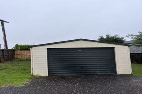 Photo of property in 86 Luckens Road, West Harbour, Auckland, 0618