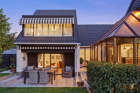 Photo of property in 33 Lavandula Crescent, Burnside, Christchurch, 8042