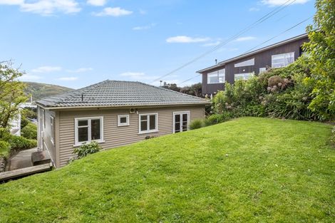 Photo of property in 28 Paremata Crescent, Paremata, Porirua, 5024