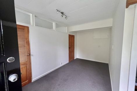 Photo of property in 142 The Ridgeway, Mornington, Wellington, 6021