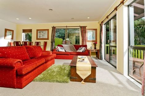 Photo of property in 2/81 Waipa Street, Birkenhead, Auckland, 0626