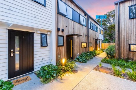 Photo of property in 10/63 Hillcrest Avenue, Hillcrest, Auckland, 0627