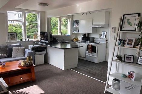 Photo of property in 2/44 Ribble Street, Island Bay, Wellington, 6023