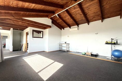 Photo of property in 8 Fillbridge Way, Karori, Wellington, 6012