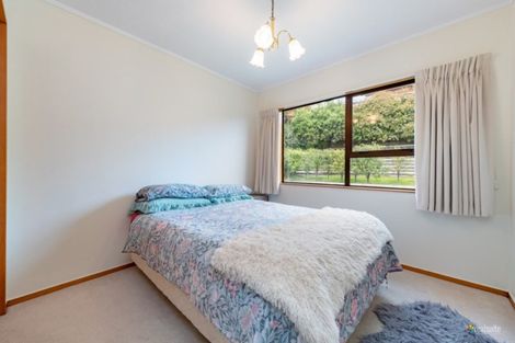 Photo of property in 16 Kinnel Grove, Papakowhai, Porirua, 5024