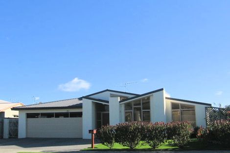 Photo of property in 80 Realm Drive, Paraparaumu, 5032