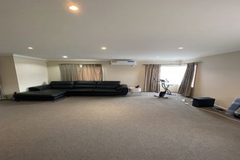 Photo of property in 14 Monash Place, Flat Bush, Auckland, 2016