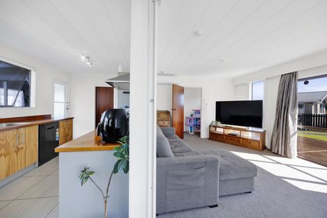 Photo of property in 15 Wilson Road, Opunake, 4616