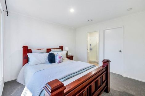 Photo of property in 13 San Pedro Place, Henderson, Auckland, 0612