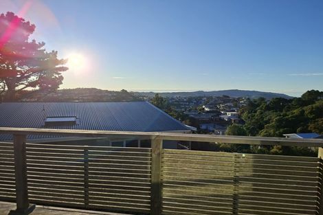 Photo of property in 46a Edgecombe Street, Newlands, Wellington, 6037