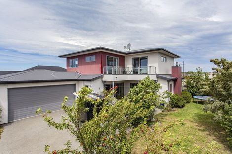 Photo of property in 22 Tahuna Street, Pegasus, 7612