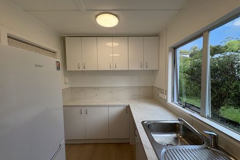 Photo of property in 8 Awaruku Road, Torbay, Auckland, 0630