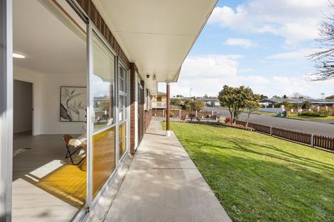 Photo of property in 4 Sandalwood Drive, Dinsdale, Hamilton, 3204