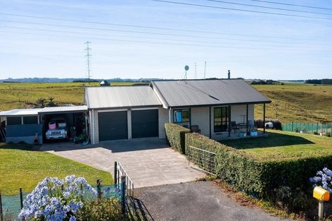 Photo of property in 902 Ararata Road, Ararata, Hawera, 4674