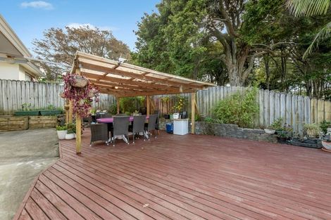 Photo of property in 3 Fairchild Avenue, Goodwood Heights, Auckland, 2105