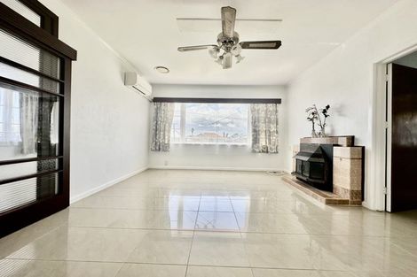 Photo of property in 15 Seddon Avenue, Papatoetoe, Auckland, 2104