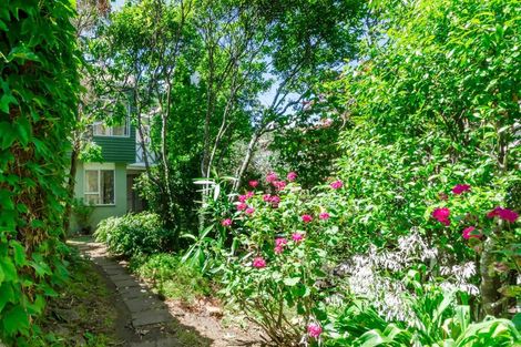 Photo of property in 72 Glen Road, Raumati South, Paraparaumu, 5032