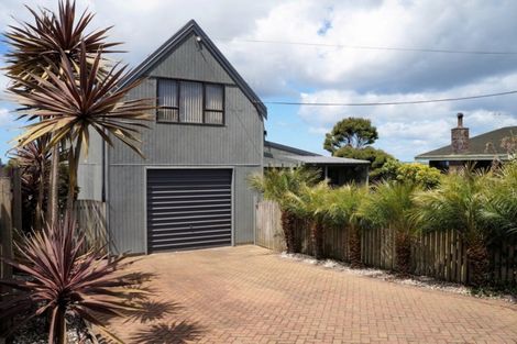 Photo of property in 17 Seaview Road, Ruakaka, 0116