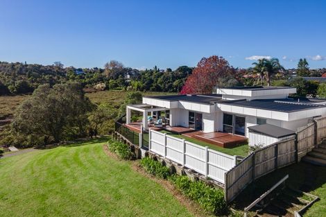 Photo of property in 1/13 Estelle Place, Farm Cove, Auckland, 2012