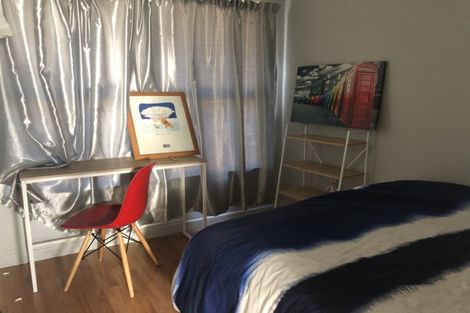 Photo of property in 11 James Evans Drive, Northcote, Auckland, 0627