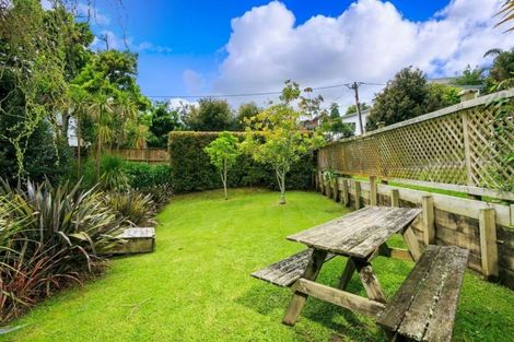 Photo of property in 72 Matipo Road, Mairangi Bay, Auckland, 0630
