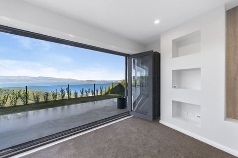 Photo of property in 35 Grumman Lane, Newlands, Wellington, 6037