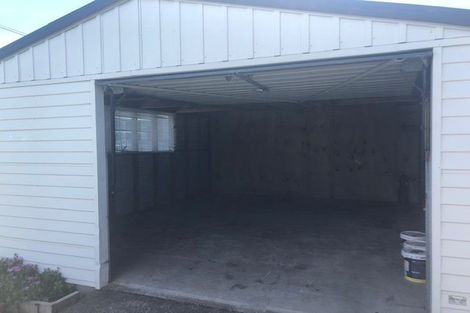 Photo of property in 28 Airdrie Road, Ranui, Auckland, 0612