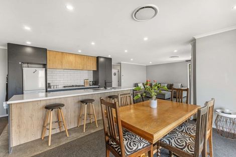 Photo of property in 2 Atutahi Street, Hurdon, New Plymouth, 4310