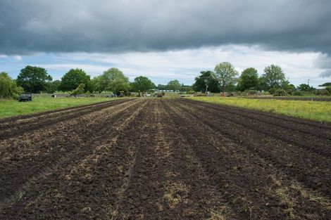 Photo of property in 9b Trotting Course Drive, Kumeu, 0891