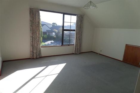 Photo of property in 5 Broadfell Avenue, Avonhead, Christchurch, 8042