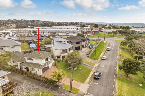Photo of property in 1/5 Masterton Road, Rothesay Bay, Auckland, 0630