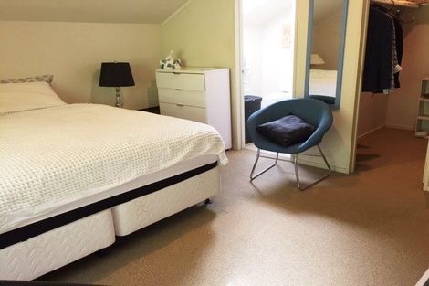 Photo of property in 2/114 Seaview Road, Glenfield, Auckland, 0629