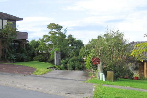 Photo of property in 2/9 Kells Place, Botany Downs, Auckland, 2010