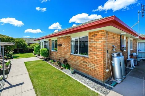 Photo of property in 7b Ronald George Place, Parklands, Christchurch, 8083
