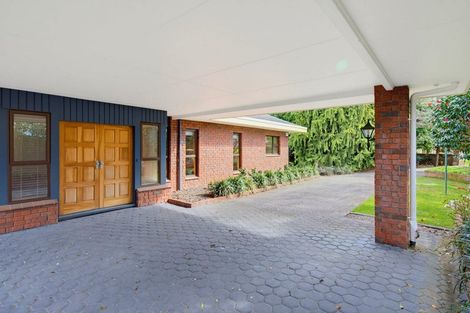 Photo of property in 10 Karaka Grove, Waikanae, 5036