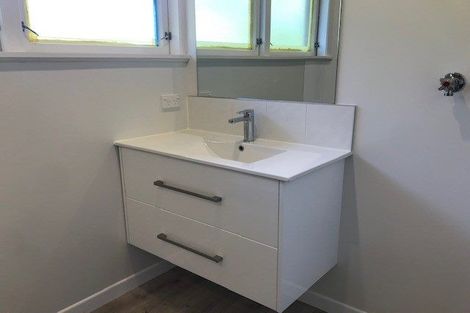 Photo of property in 1/51 Riverlea Avenue, Pakuranga, Auckland, 2010