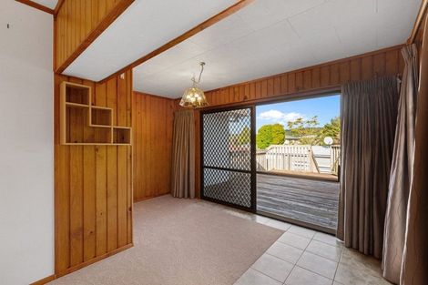 Photo of property in 60 Glengarry Road, Glen Eden, Auckland, 0602