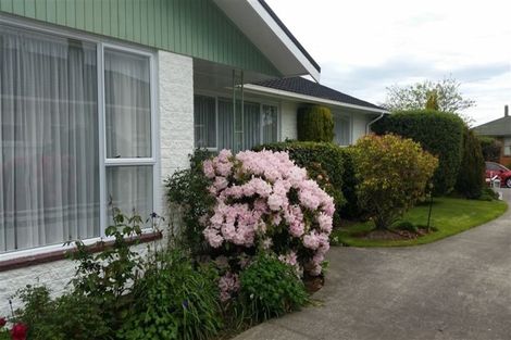 Photo of property in 8 Glenavon Place, Ilam, Christchurch, 8041