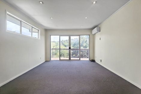 Photo of property in 15 Walnut Lane, Browns Bay, Auckland, 0630