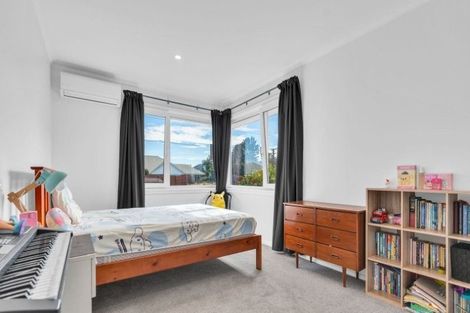 Photo of property in 136 Avonhead Road, Avonhead, Christchurch, 8042