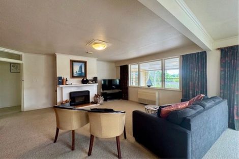 Photo of property in 10 Grey Street, Martinborough, 5711