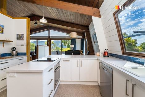 Photo of property in 4 Barling Street, Macandrew Bay, Dunedin, 9014