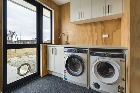 Photo of property in 14 Dingle Street, Lake Hawea, Wanaka, 9382