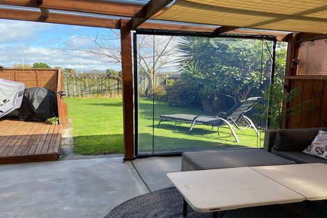 Photo of property in 18 Checketts Place, Papamoa Beach, Papamoa, 3118