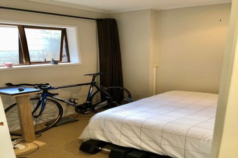 Photo of property in 2/32 Merani Street, Narrow Neck, Auckland, 0622