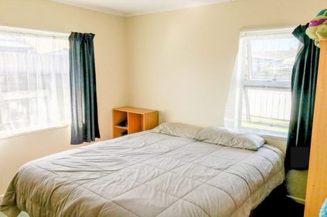 Photo of property in 3 Seddon Street, Takaro, Palmerston North, 4412