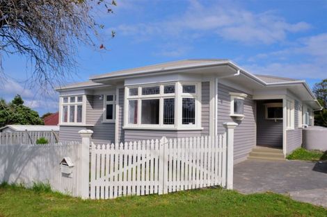 Photo of property in 40 Montgomery Avenue, Belmont, Auckland, 0622