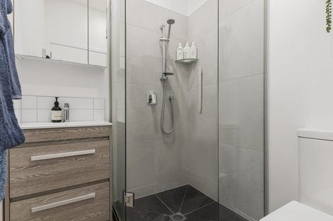 Photo of property in 31 Lingfield Street, Glenfield, Auckland, 0629